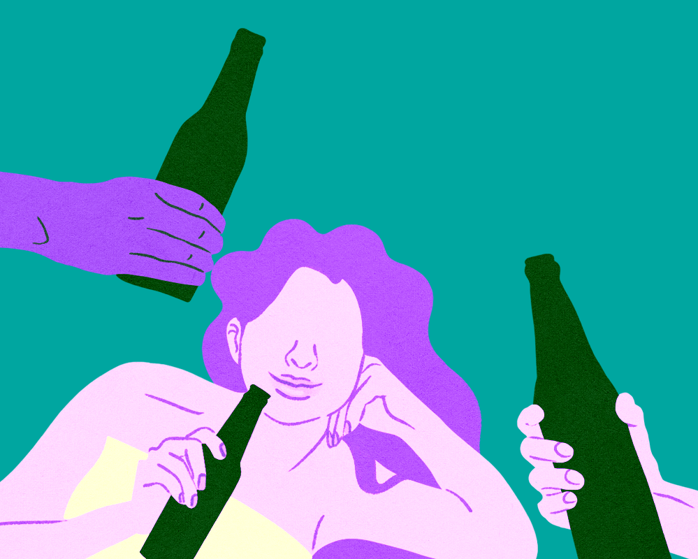 Conto Erótico Trepando a Três no Bar. Ilustração de uma mulher segurando uma garrafa no meio de duas pessoas segurando garrafas também.